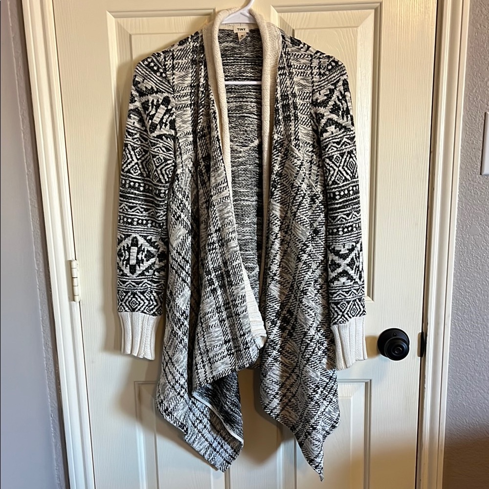 Black and White Patterned Women's Cardigan Sweater